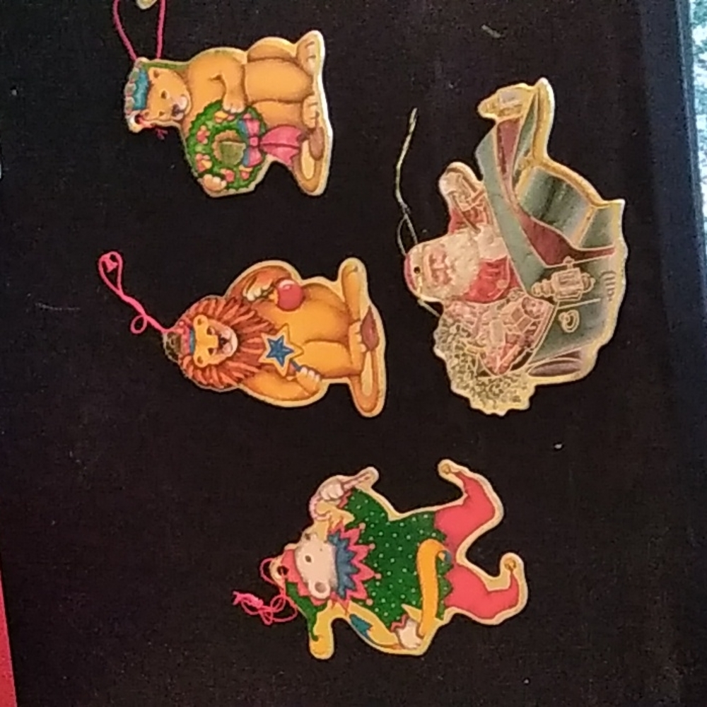 Die Cut Vtg Xmas Ornaments